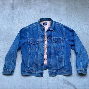 Classic Blue Denim Jacket with Contrast Lining